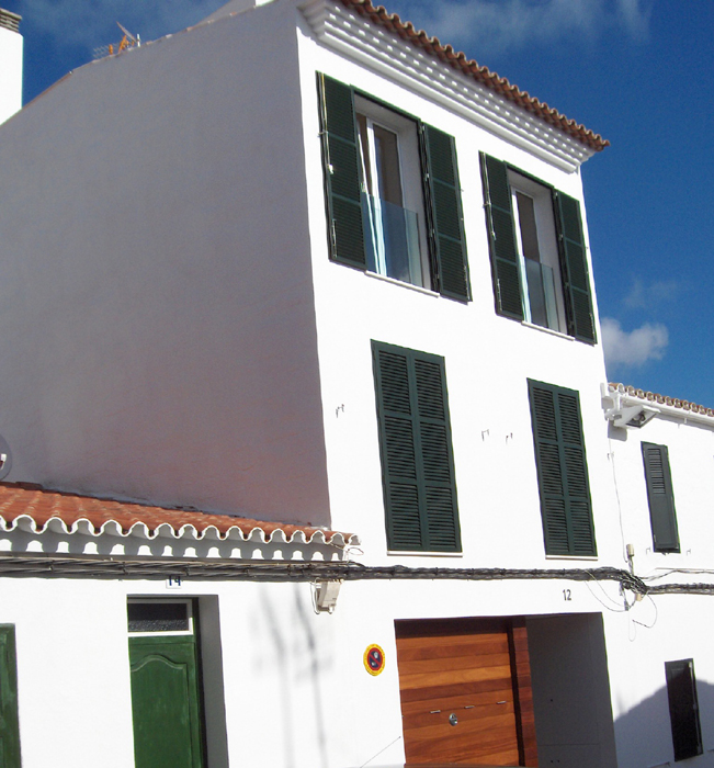 Carreras building-featured